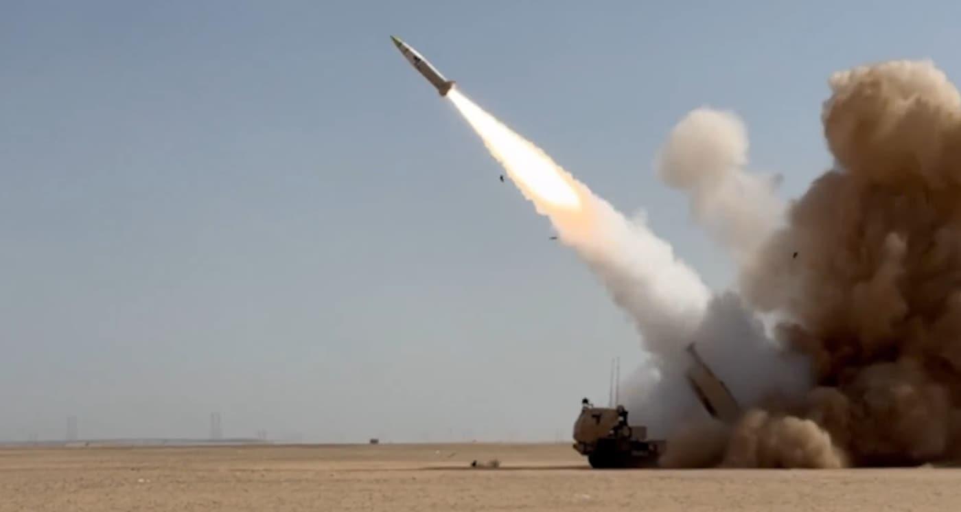 본문 이미지 - 미 중부사령부가 이란 작전 중 소셜미디어에 공개한 PrSM 발사 장면. 2026.03.05