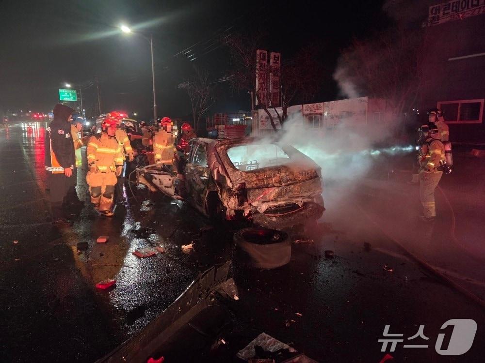 본문 이미지 - 충남 보령시 동대동 교통사고 현장. (보령소방서 제공) 2026.3.30/뉴스1