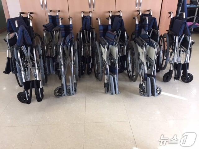 본문 이미지 -  행정복지센터 대여 휠체어.