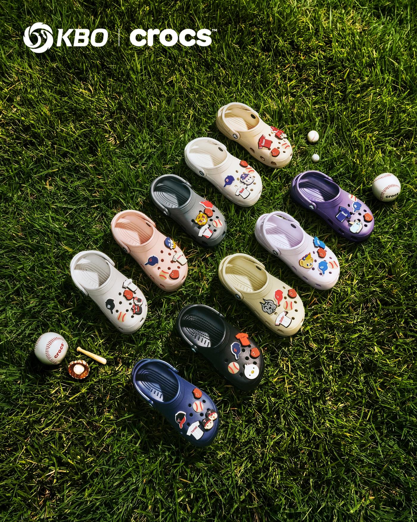 본문 이미지 - 한국야구위원회(KBO)는 글로벌 캐주얼 풋웨어 브랜드 크록스와 협업해 KBO리그 10개 구단의 아이덴티티를 반영한 '지비츠™ 참' 컬렉션을 선보인다고 31일 밝혔다.(KBO 제공)