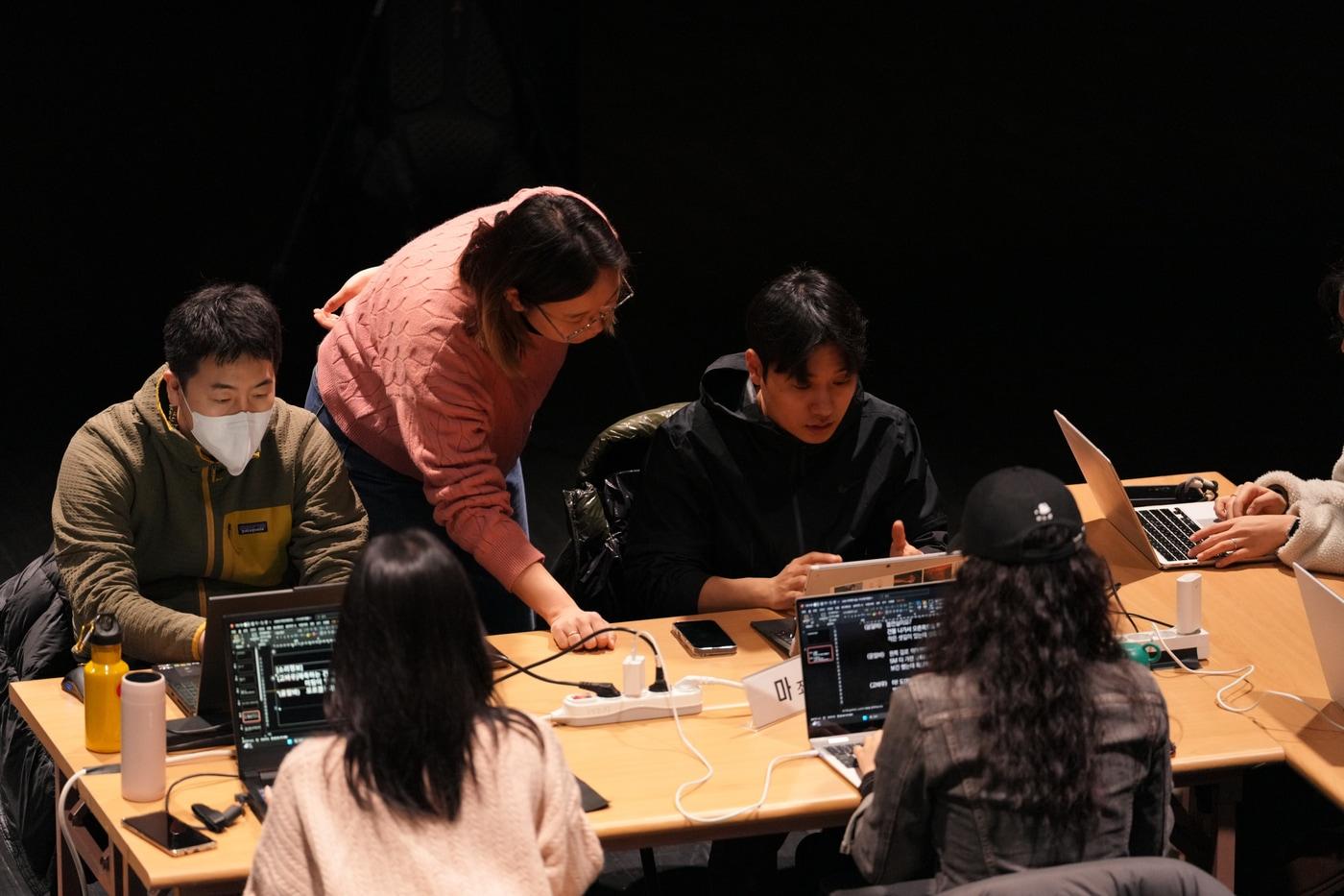 본문 이미지 - 2025 '자막해설 제작 실습' 워크숍 현장 사진(한국문화예술위원회 제공)