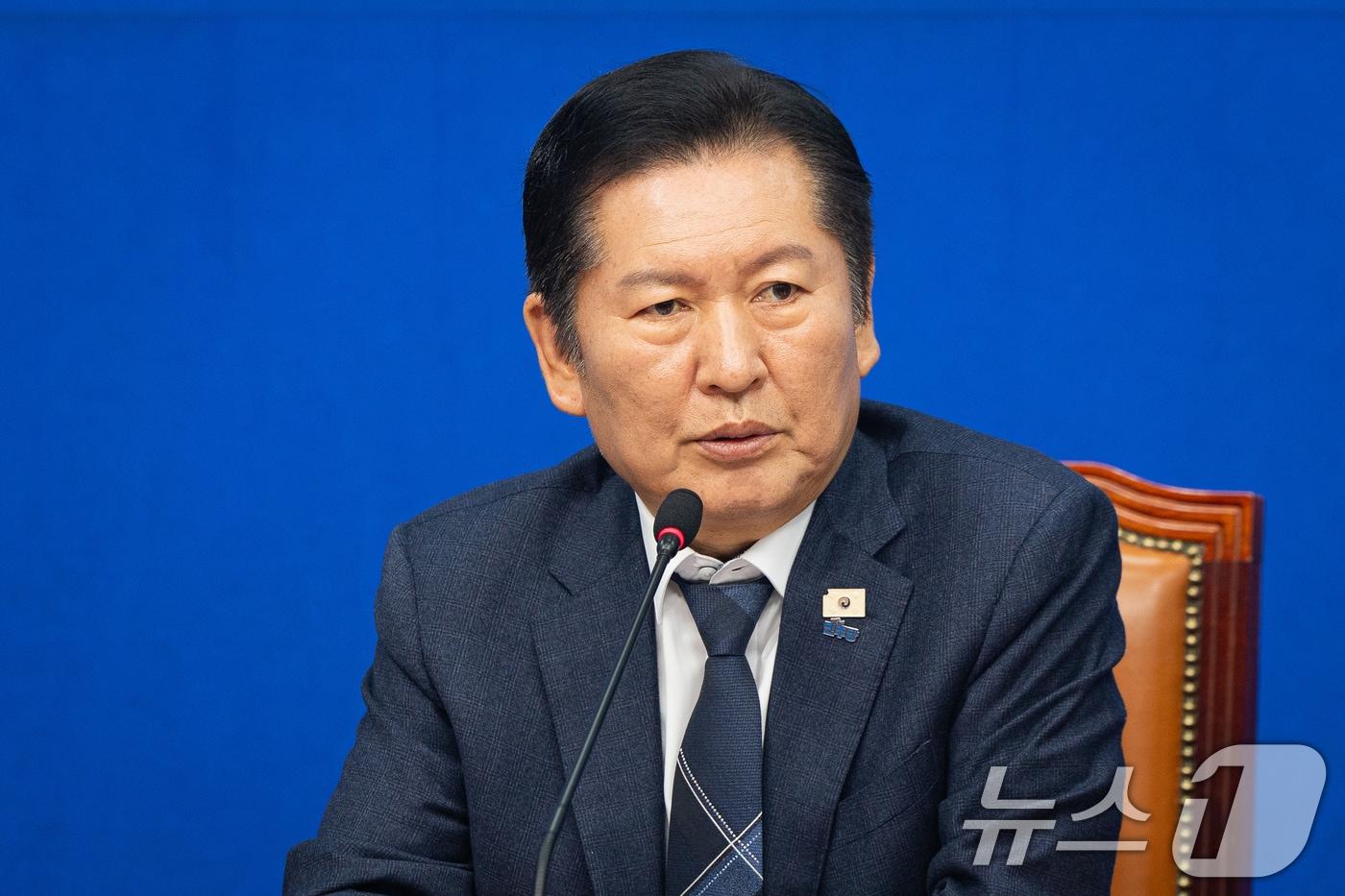 본문 이미지 - 정청래 더불어민주당 대표가 31일 서울 여의도 국회에서 열린 시·도당 비례대표후보자추천관리위원장 연석회의에서 모두 발언을 하고 있다. 2026.3.31 ⓒ 뉴스1 유승관 기자