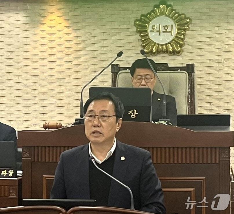본문 이미지 - 31일 옥천군의회 조규룡 의원이 5분 자유발언을 하고 있다. (옥천군의회 제공. 재판매 및 DB금지) 