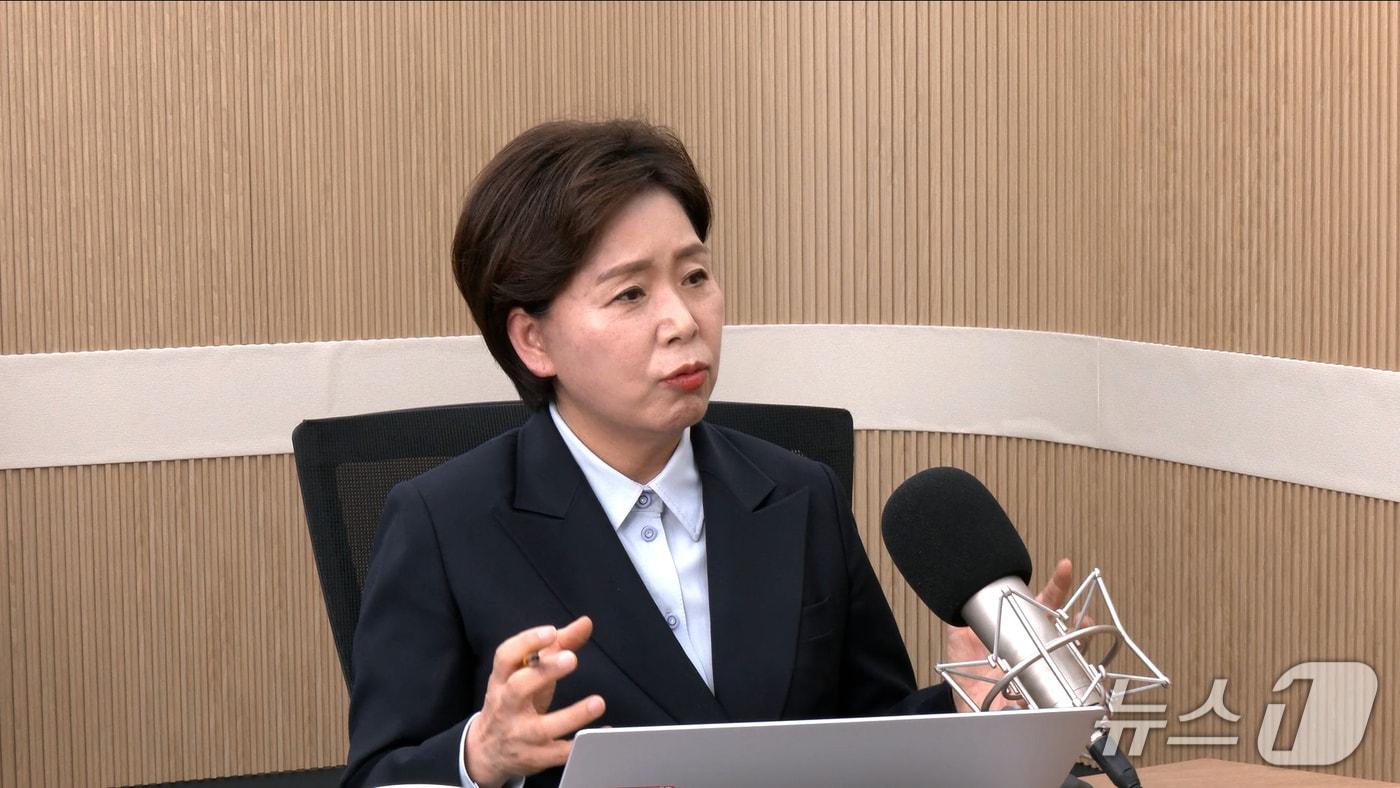 본문 이미지 - 국민의힘 경기지사 후보 공천을 신청한 양항자 국민의힘 최고위원이 31일 뉴스1TV '팩트앤뷰'에 출연해 질문에 답하고 있다.(뉴스1TV '팩트앤뷰' 캡처)