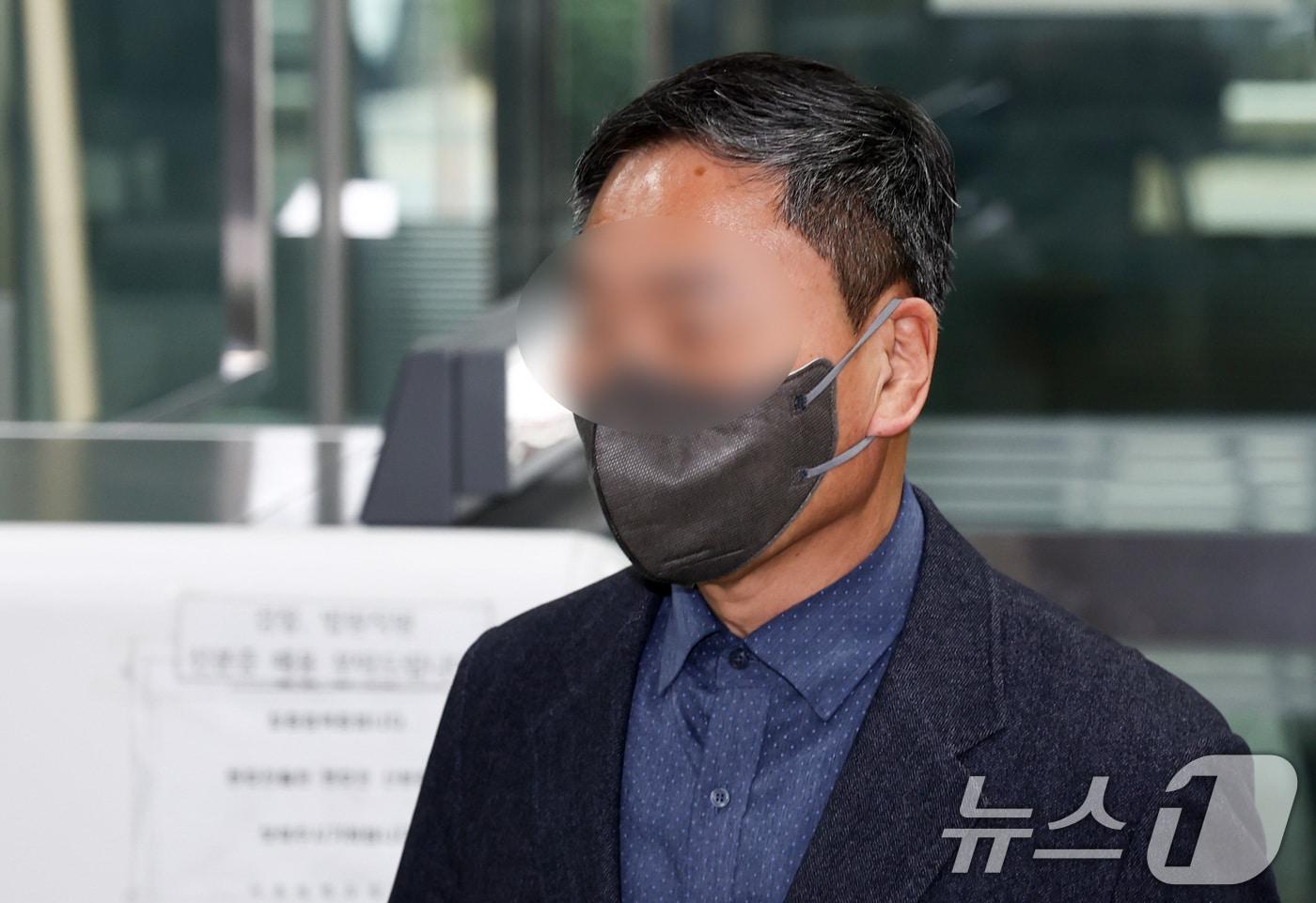 본문 이미지 - 10조 원대 전분 및 당류(전분당) 가격 담합 의혹을 받는 임 모 대상 대표가 31일 오후 서울 서울중앙지법에서 열린 구속 전 피의자 심문(영장실질심사)에 출석하고 있다. 2026.3.31 ⓒ 뉴스1 최지환 기자