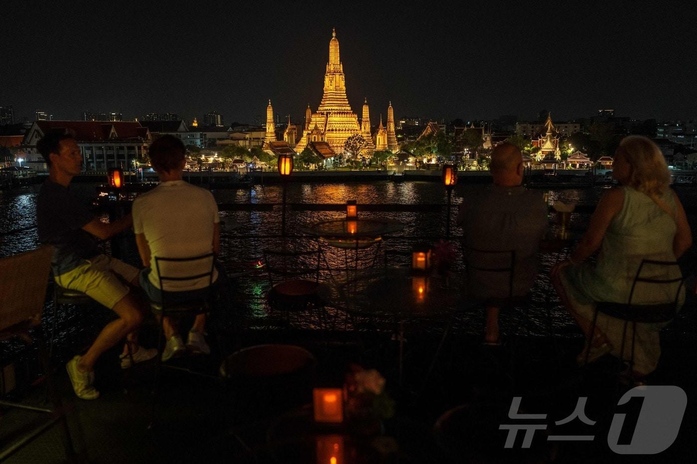 본문 이미지 - 태국 방콕의 왓 아룬 사원 전경. 2026.03.28 ⓒ AFP=뉴스1