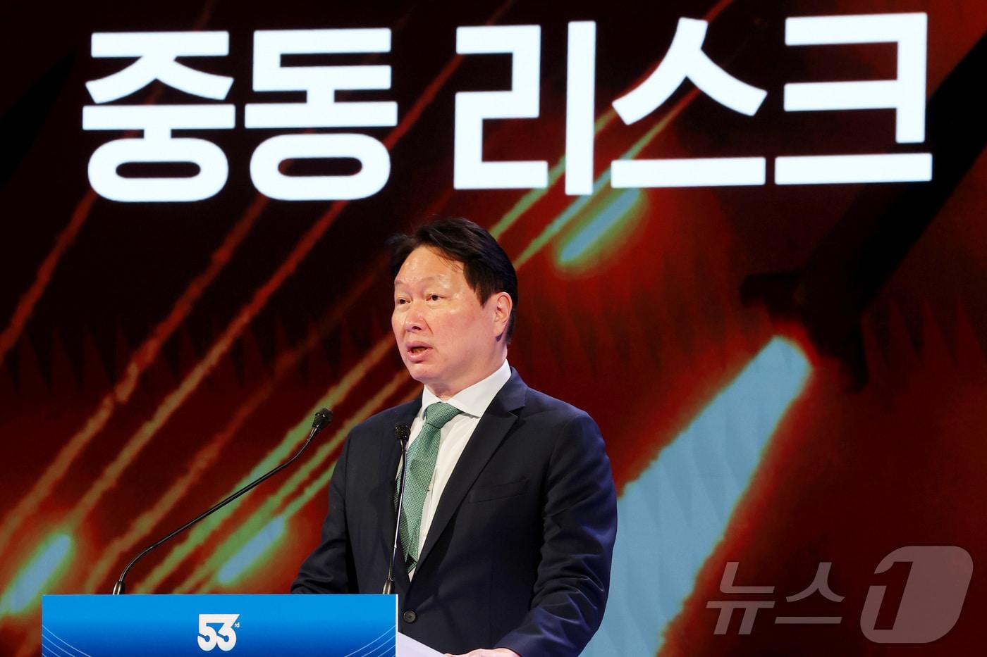 본문 이미지 - 최태원 대한상의 회장이 31일 서울 중구 대한상공회의소에서 열린 '제53회 상공의 날 기념식'에서 축사하고 있다. 2026.3.31 ⓒ 뉴스1 조연우 인턴기자