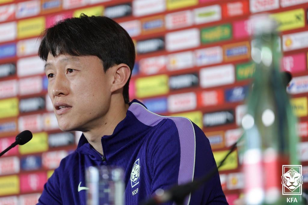 본문 이미지 - 오스트리아와의 평가전을 앞두고 실시한 기자회견에 참석한 이재성 (대한축구협회 제공)