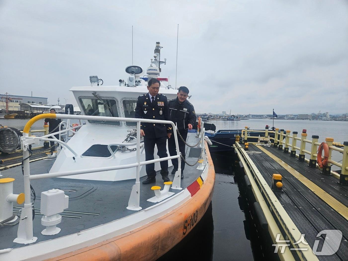 본문 이미지 - 현장 점검하는 김인창 동해해양경찰청장.(동해해경청 제공, 재판매 및 DB 금지) 2026.3.31/뉴스1