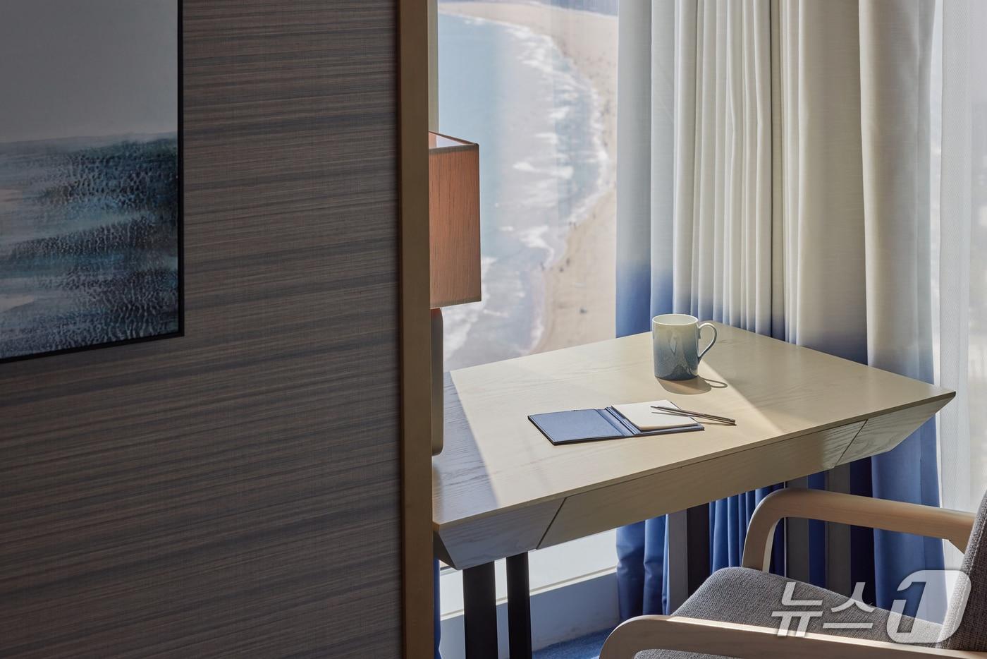 본문 이미지 - 호텔 시그니엘 부산 객실 내부.(시그니엘 부산 제공. 재판매 및 DB 금지)