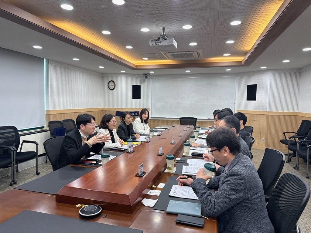 본문 이미지 - 법제처는 31일 경기 시흥시청을 방문해 '지방정부 대상 법령정비 제안창구 현장간담회'를 개최했다고 밝혔다.(법제처 제공. 재판매 및 DB금지).2026.03.31.