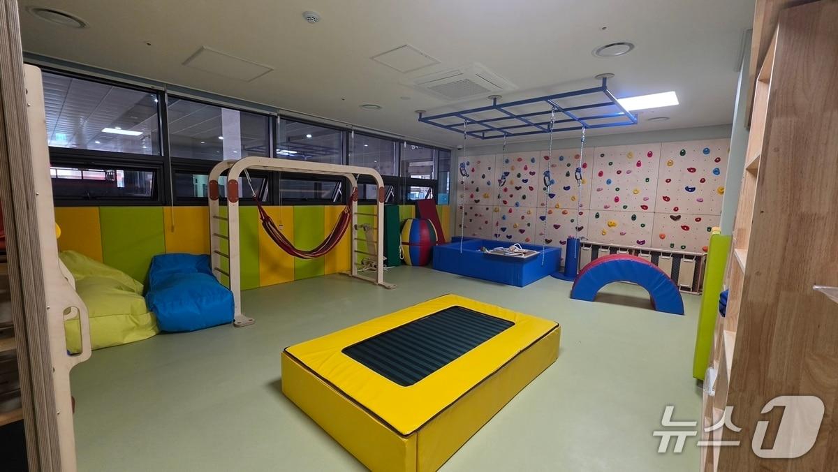본문 이미지 - 4월 1일 개원하는 광주시 국공립 장애전문 어린이집 ‘함께크는 어린이집’ 내부 모습.(광주시 제공)