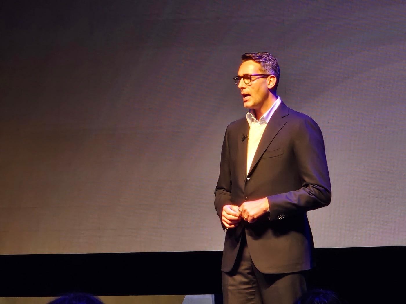 본문 이미지 - 패트릭 쇠더룬드 넥슨 일본법인 회장이 31일 일본 도쿄에서 열린 자본시장 브리핑 자리에서 발표하고 있다.(게임기자단 제공. 재판매 및 DB금지)2026.3.31 ⓒ 뉴스1