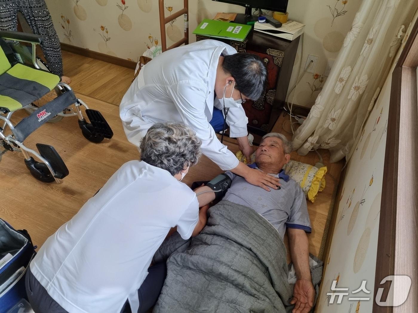 본문 이미지 - 충북 진천군 통합돌봄사업 모습.(진천군 제공. 재판매 및 DB금지)