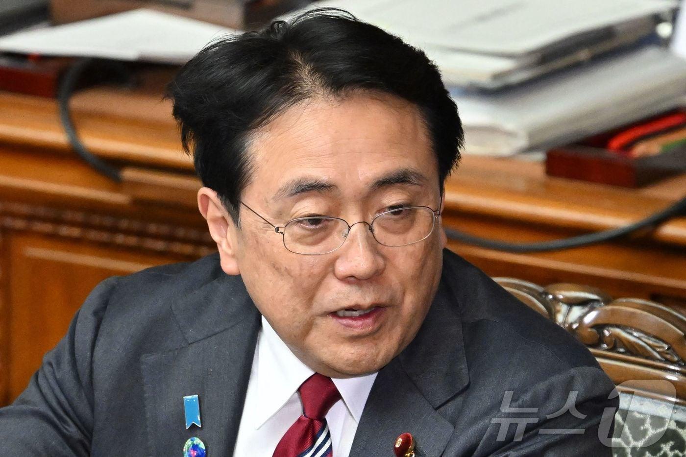 본문 이미지 - 아카자와 료세이 일본 경제산업상. 2026.02.24 ⓒ AFP=뉴스1