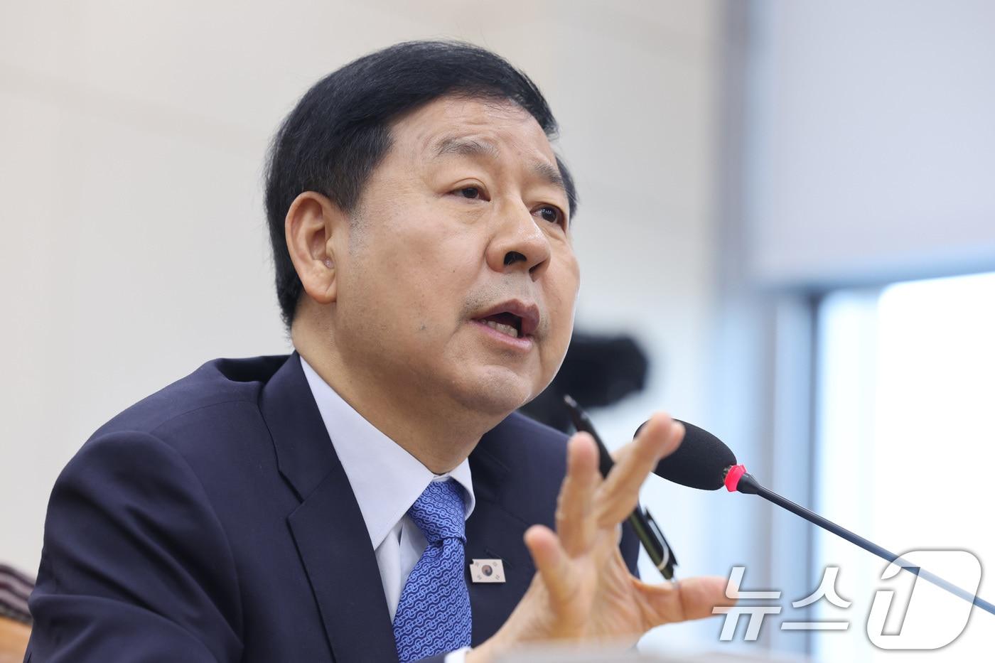 본문 이미지 - 구윤철 부총리 겸 재정경제부 장관이 4일 서울 여의도 국회에서 열린 대미투자특별법 처리를 위한 특별위원회 전체회의에서 의원 질의에 답변하고 있다. 2026.3.4 ⓒ 뉴스1 신웅수 기자