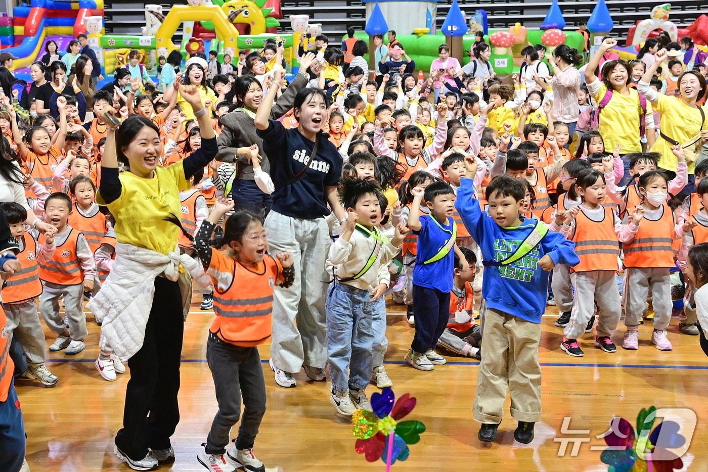 본문 이미지 - 진주 어린이 세발자전거 대회 행사 장면(진주시 제공. 재판매 및 DB금지)