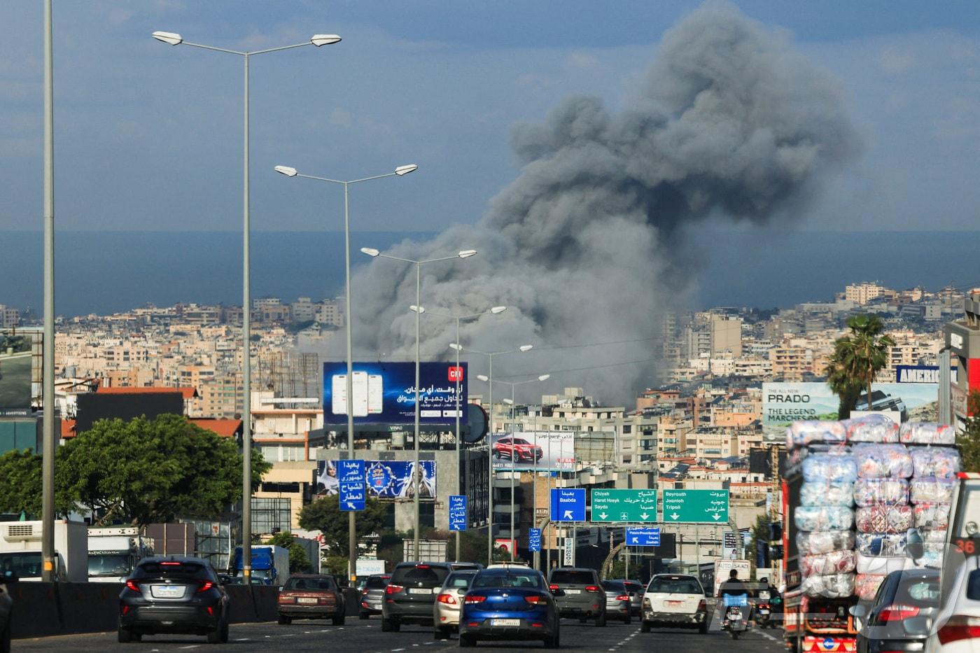 본문 이미지 - 미국·이스라엘과 이란 간의 갈등 속에서 헤즈볼라와 이스라엘의 충돌이 격화된 가운데, 4일(현지시간) 이스라엘이 베이루트 남부 외곽 지역을 공습한 후 연기가 피어오르고 있다. 2026.03.04 ⓒ 로이터=뉴스1