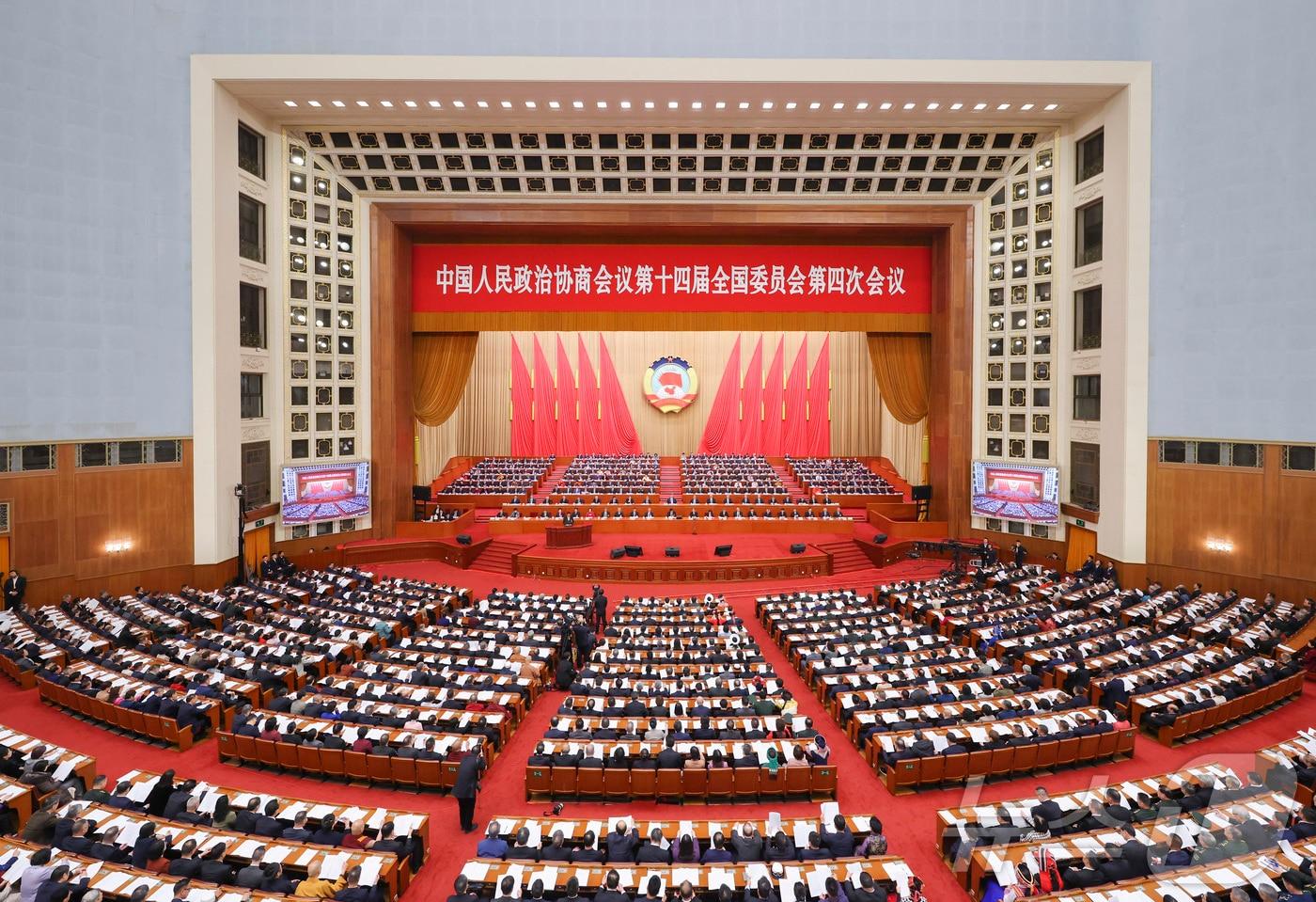 본문 이미지 - 4일 오후 베이징 인민대회당에서 제14차 중국 인민정치협상회의 전국위원회 제4차 개막식이 개최됐다. ⓒ 신화=뉴스1