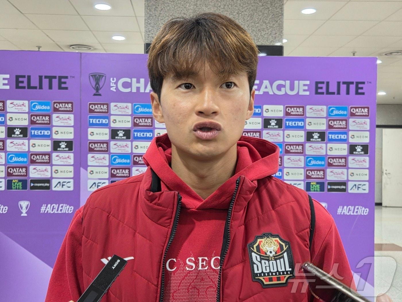 본문 이미지 - 비셀 고베전을 마친 뒤 인터뷰하는 김진수ⓒ News1 안영준 기자 ⓒ 뉴스1 안영준 기자