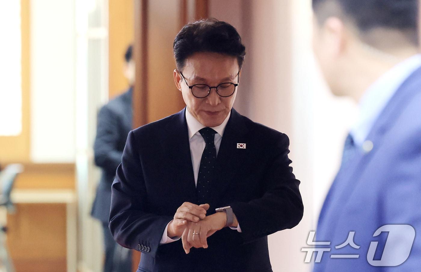 본문 이미지 - 김민석 국무총리가 5일 서울 종로구 정부서울청사에서 열린 국가정책조정회의에 참석하고 있다. 2026.3.5 ⓒ 뉴스1 임세영 기자