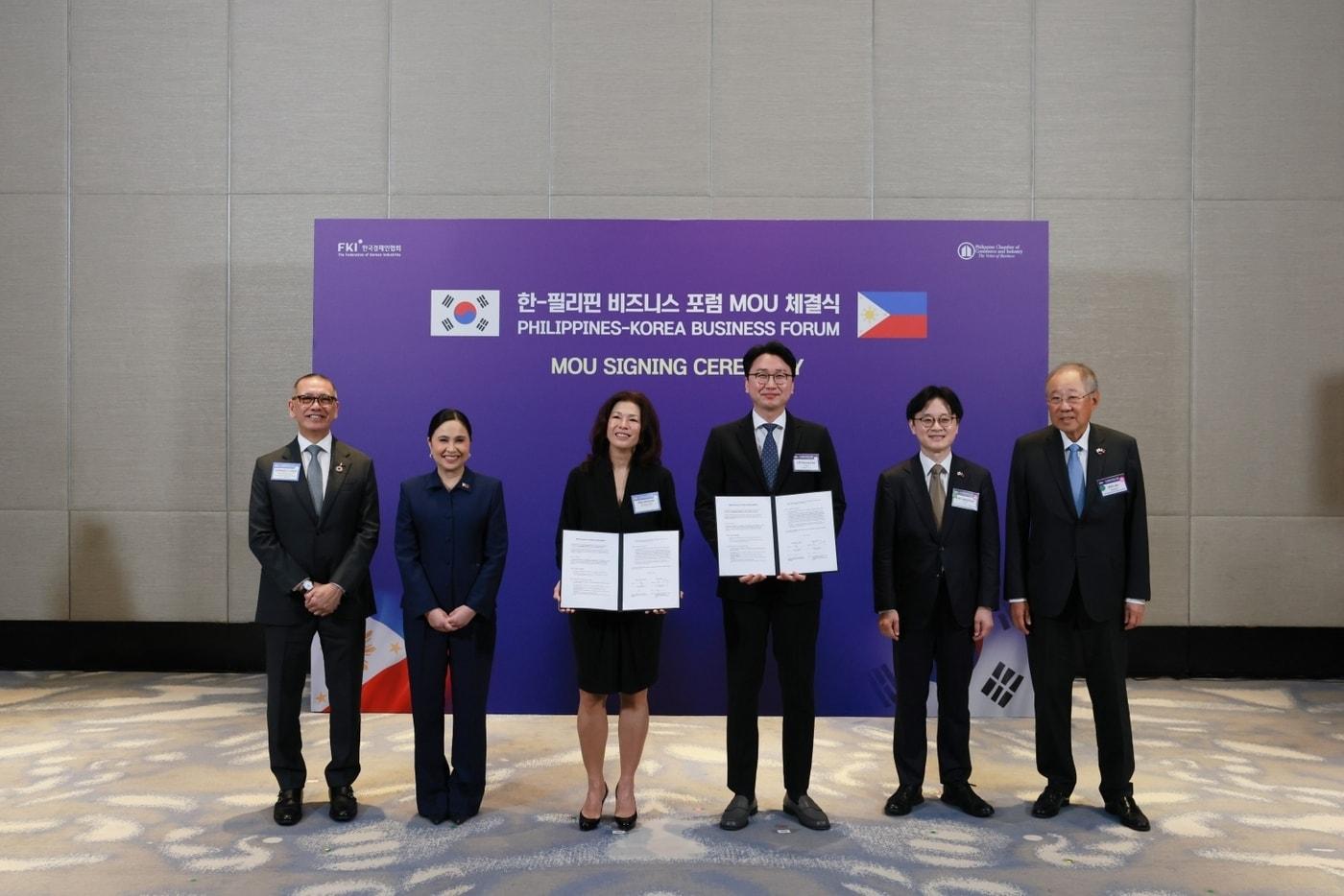 본문 이미지 - (왼쪽부터) 페르디난드 페레르 PCCI 회장, 크리스티나 A. 로케 통상산업부 장관, 지나 로렌자나 벨로 메디컬 그룹 CEO, 이경수 세라젬 대표이사 사장, 김정관 산업통상부 장관, 류진 한국경제인협회 회장.(세라젬 제공)