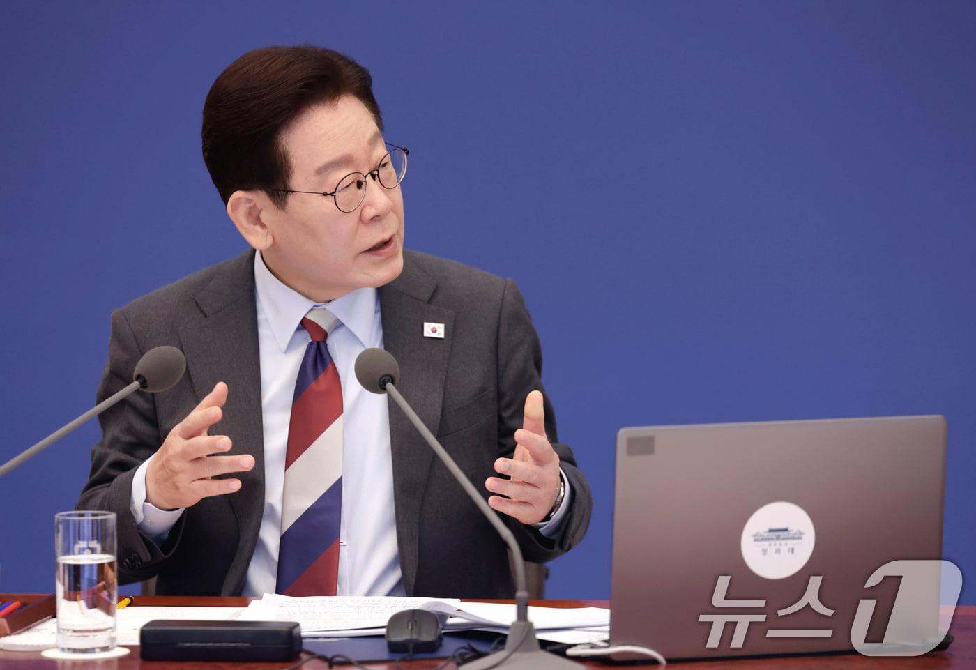 본문 이미지 - 이재명 대통령이 5일 청와대에서 열린 임시 국무회의에서 발언하고 있다. 2026.3.5 ⓒ 뉴스1 이재명 기자