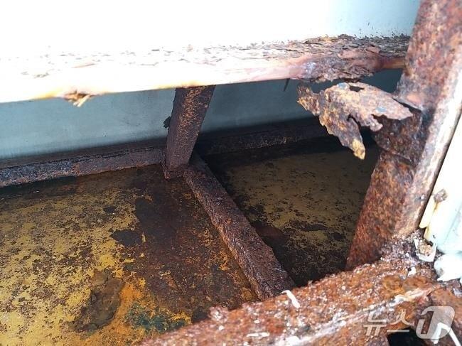 본문 이미지 - 옥천국민체육센터내 복합 판넬 노후 현상(재판매 및 DB금지) 