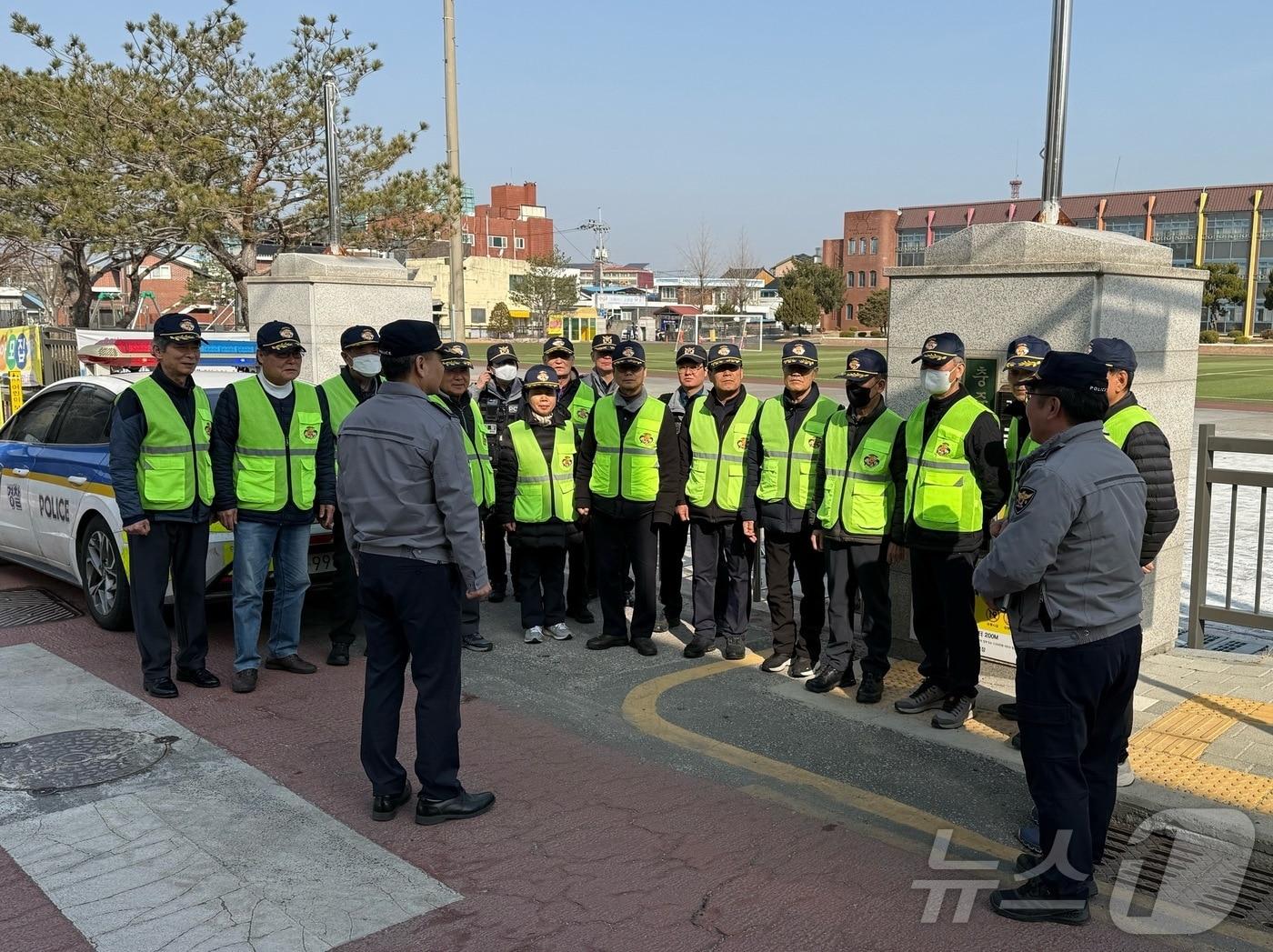 본문 이미지 - 충주경찰서 아동안전지킴이 직무교육.(충주경찰서 제공. 재판매 및 DB금지)