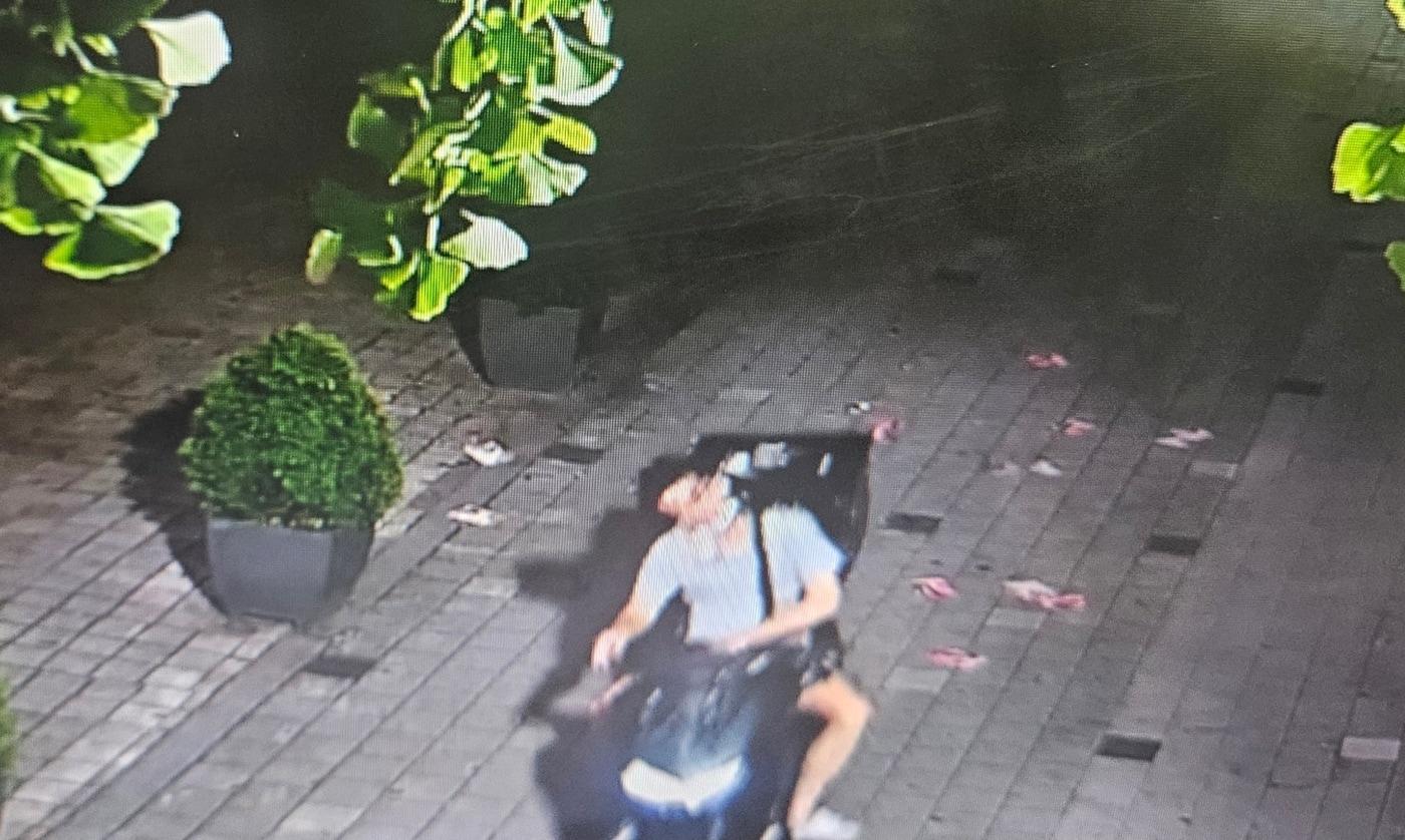 본문 이미지 - 불법전단지 살포 총책.(서울경찰청 제공) ⓒ 뉴스1  