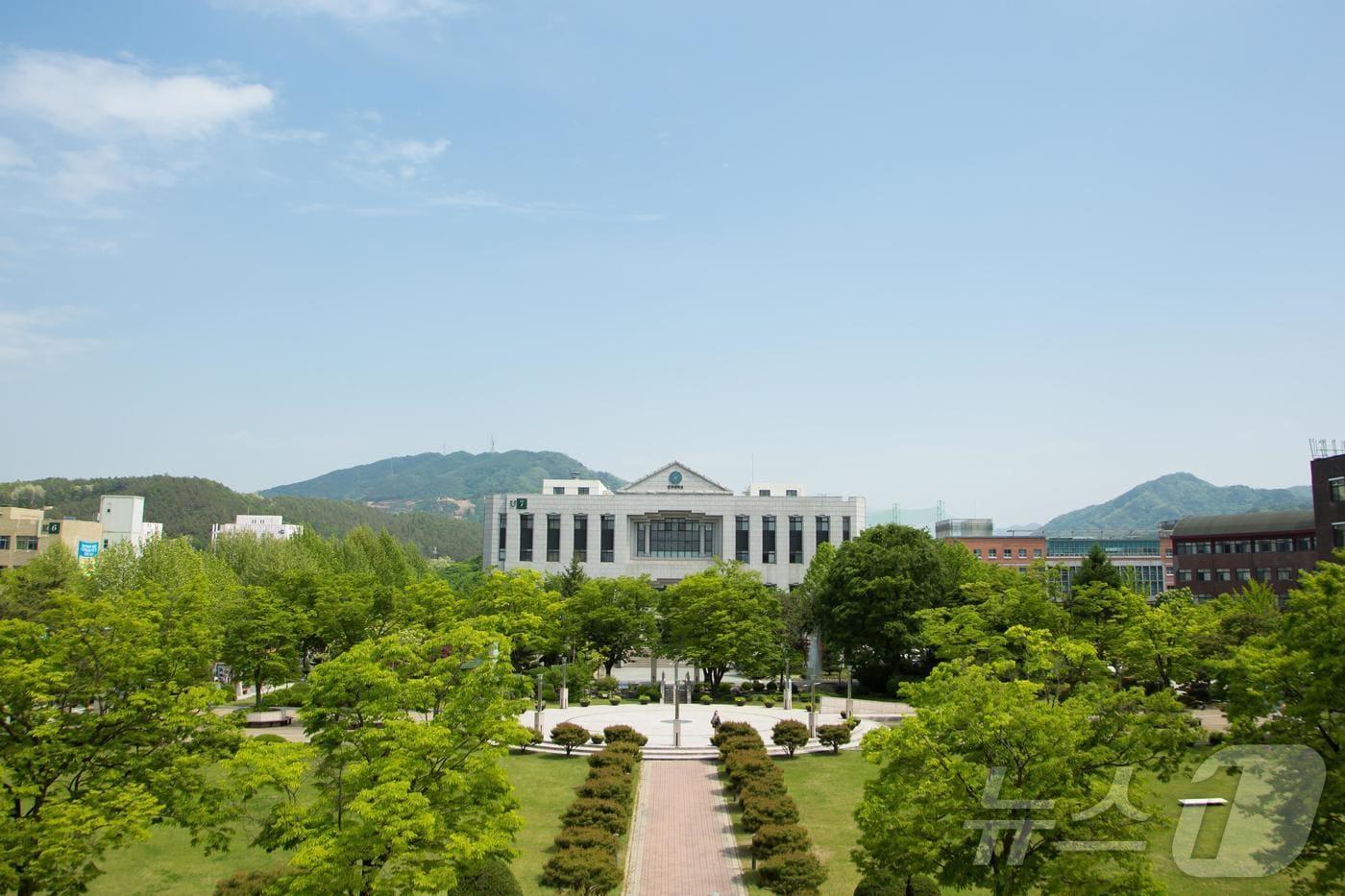 본문 이미지 - 건국대학교 글로컬캠퍼스 중원도서관.(글로컬캠퍼스 제공. 재판매 및 DB금지)