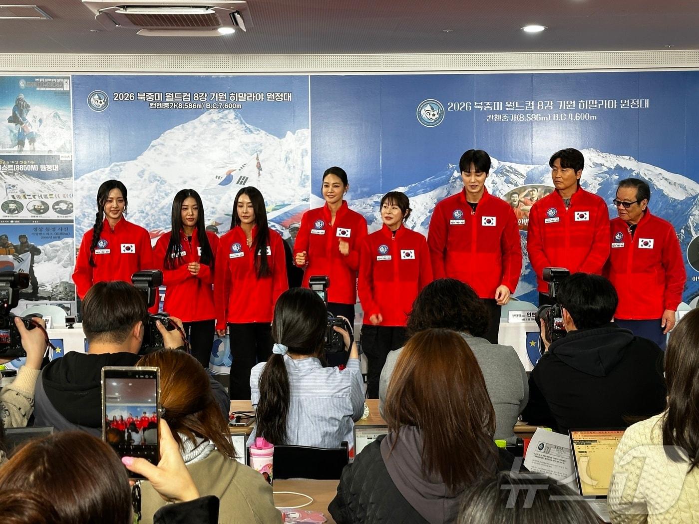 본문 이미지 - '히말라야에서 기원하다' 제공 / 비전Q 프로덕션