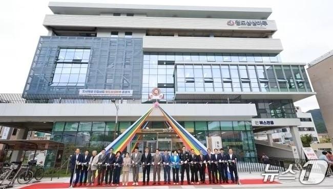 본문 이미지 - 지난해 9월 19일 열린 청도 상상마루 준공식(청도군 제공. 재판매 및 DB금지)/뉴스1