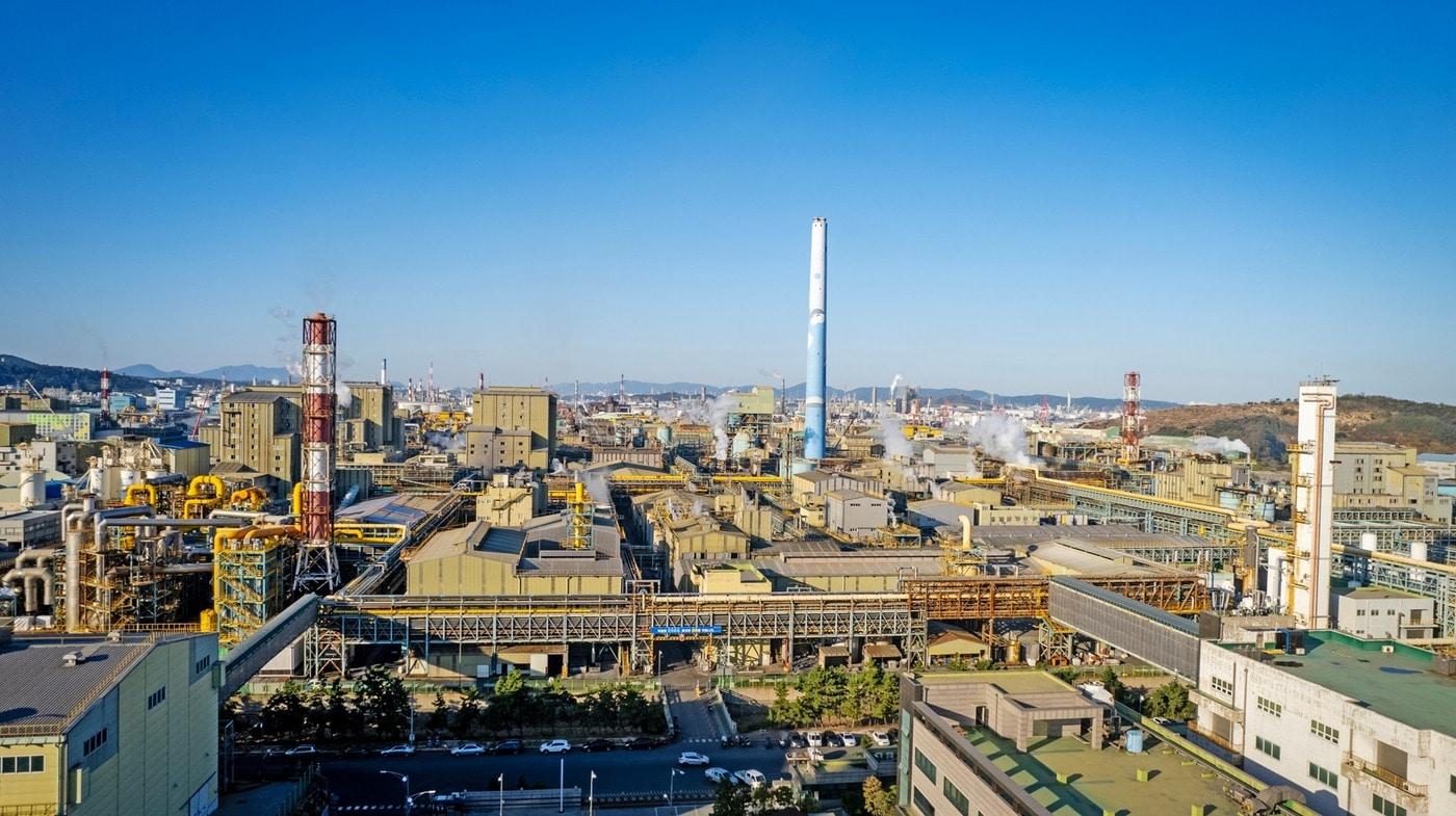 본문 이미지 -  고려아연 온산제련소 전경.(고려아연 제공)