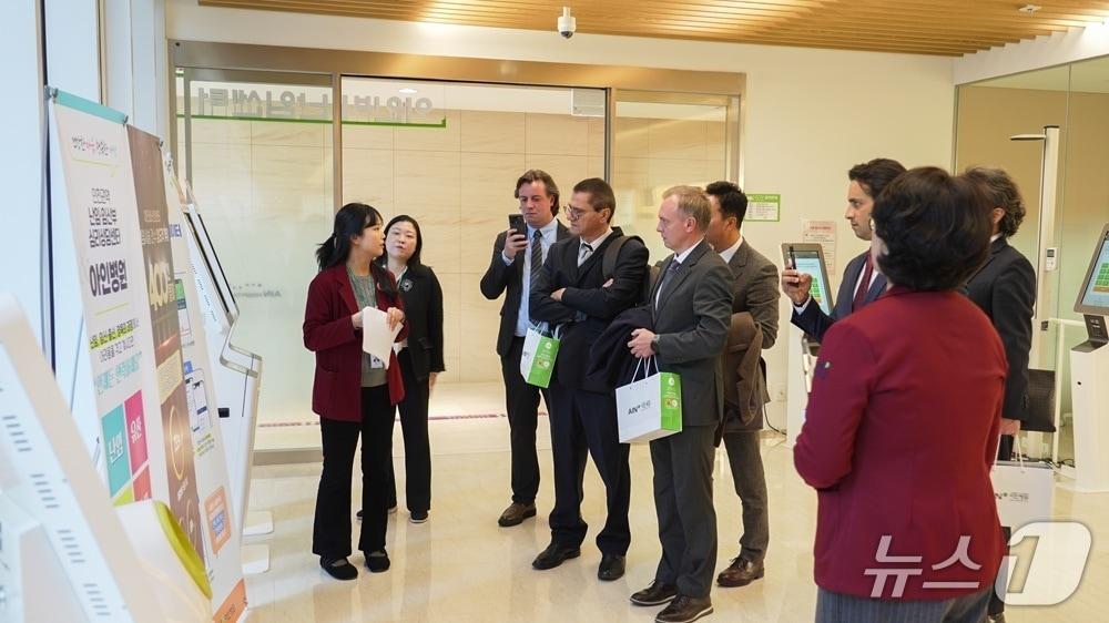 본문 이미지 - 브라질 정부 시찰단 (아인병원 제공.재판매 및 DB금지)