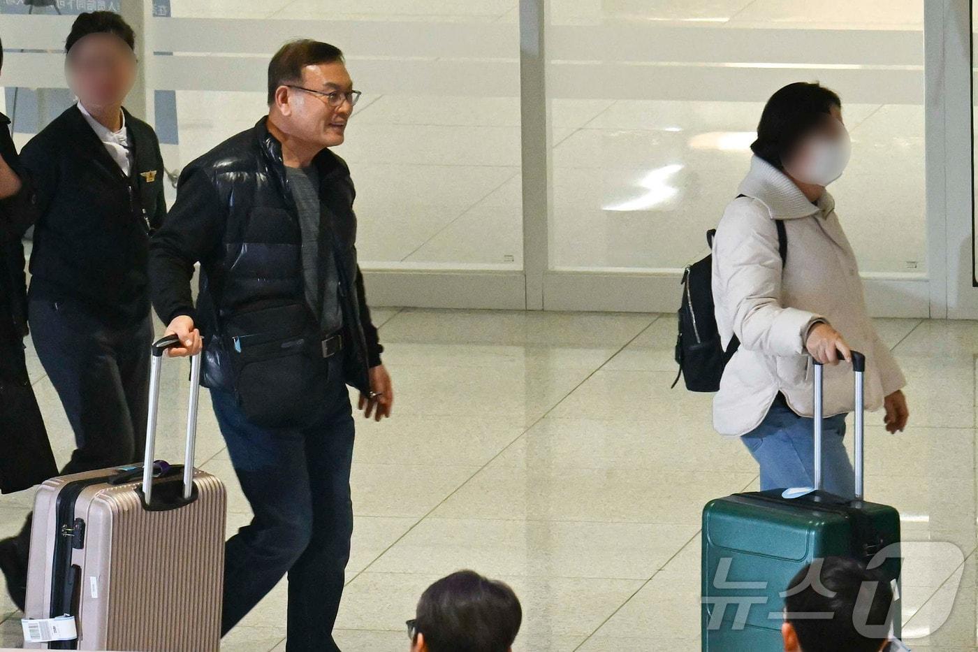 본문 이미지 - 중동 사태 여파로 두바이 공항 운항 차질이 이어지면서 현지에 체류하던 한국인 체류객들이 지난 5일 인천국제공항으로 귀국하고 있다. (공동취재) 2026.3.5 ⓒ 뉴스1 오대일 기자