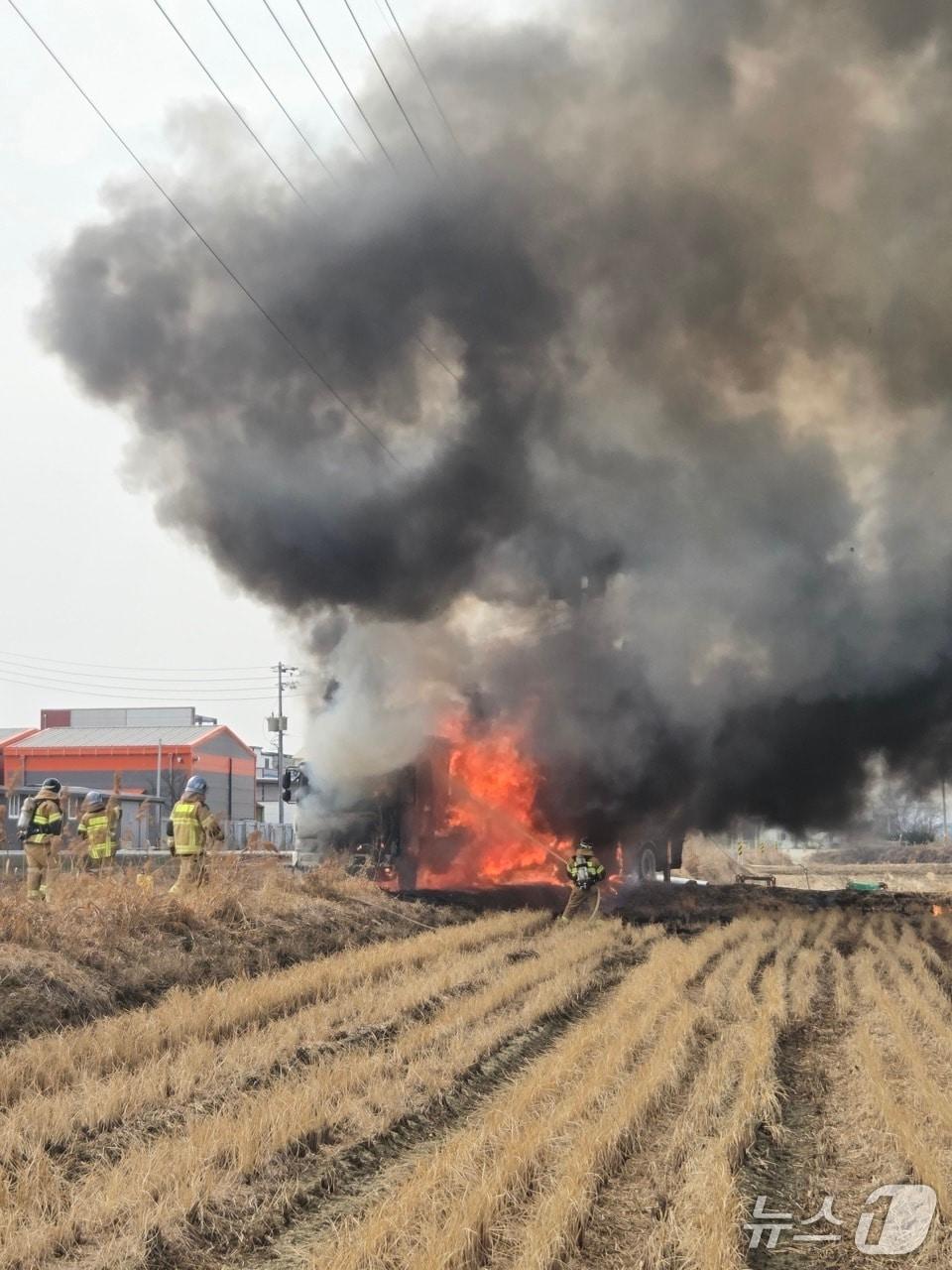 본문 이미지 - 화재 현장. (경기도소방재난본부 제공. 재판매 및 DB 금지) 2026.3.5/뉴스1