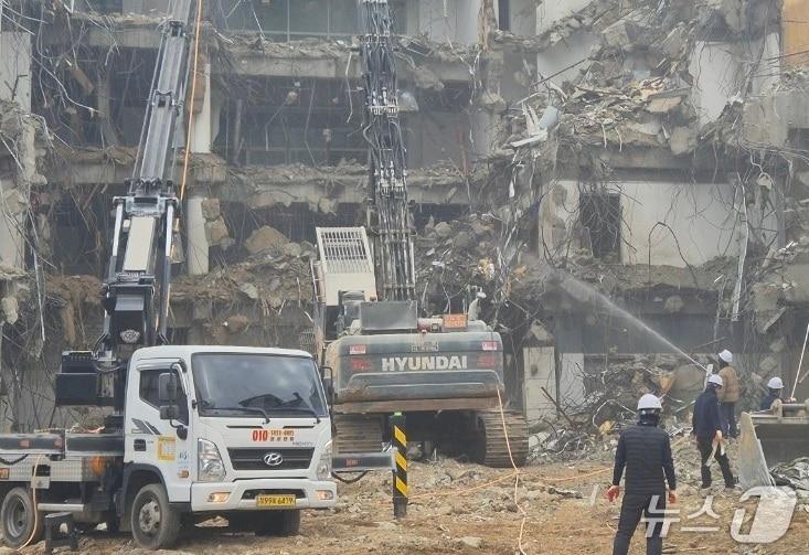 본문 이미지 - 대전시 특별사법경찰이 고농도 미세먼지 계절관리제 운영 실태에 대해 기획수사를 벌여 4개 업소를 적발했다. (시 제공) / 뉴스1
