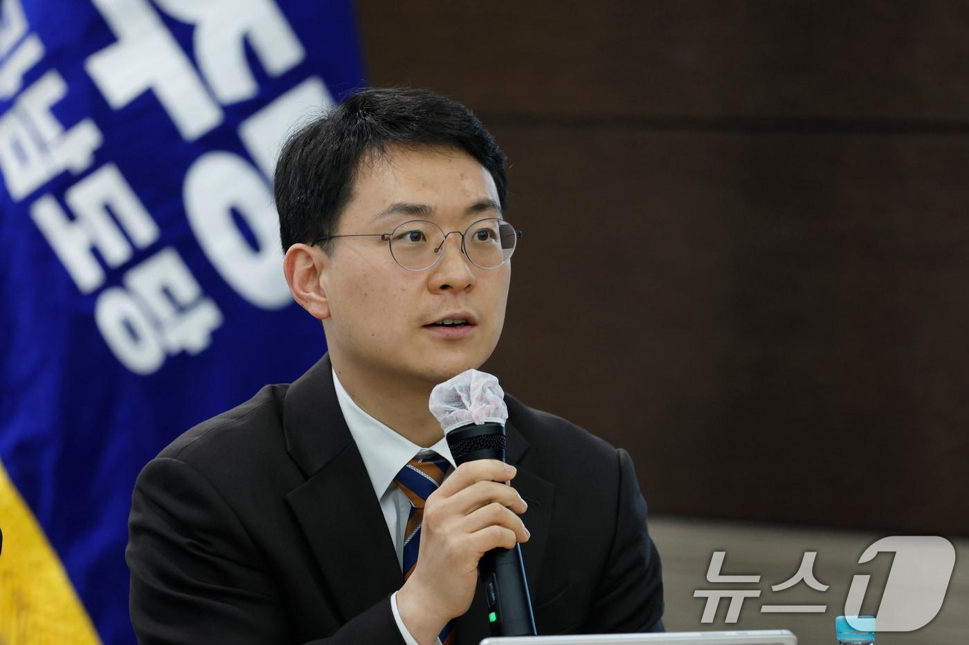 본문 이미지 - 박지원 더불어민주당 최고위원. ⓒ 뉴스1 김태성 기자