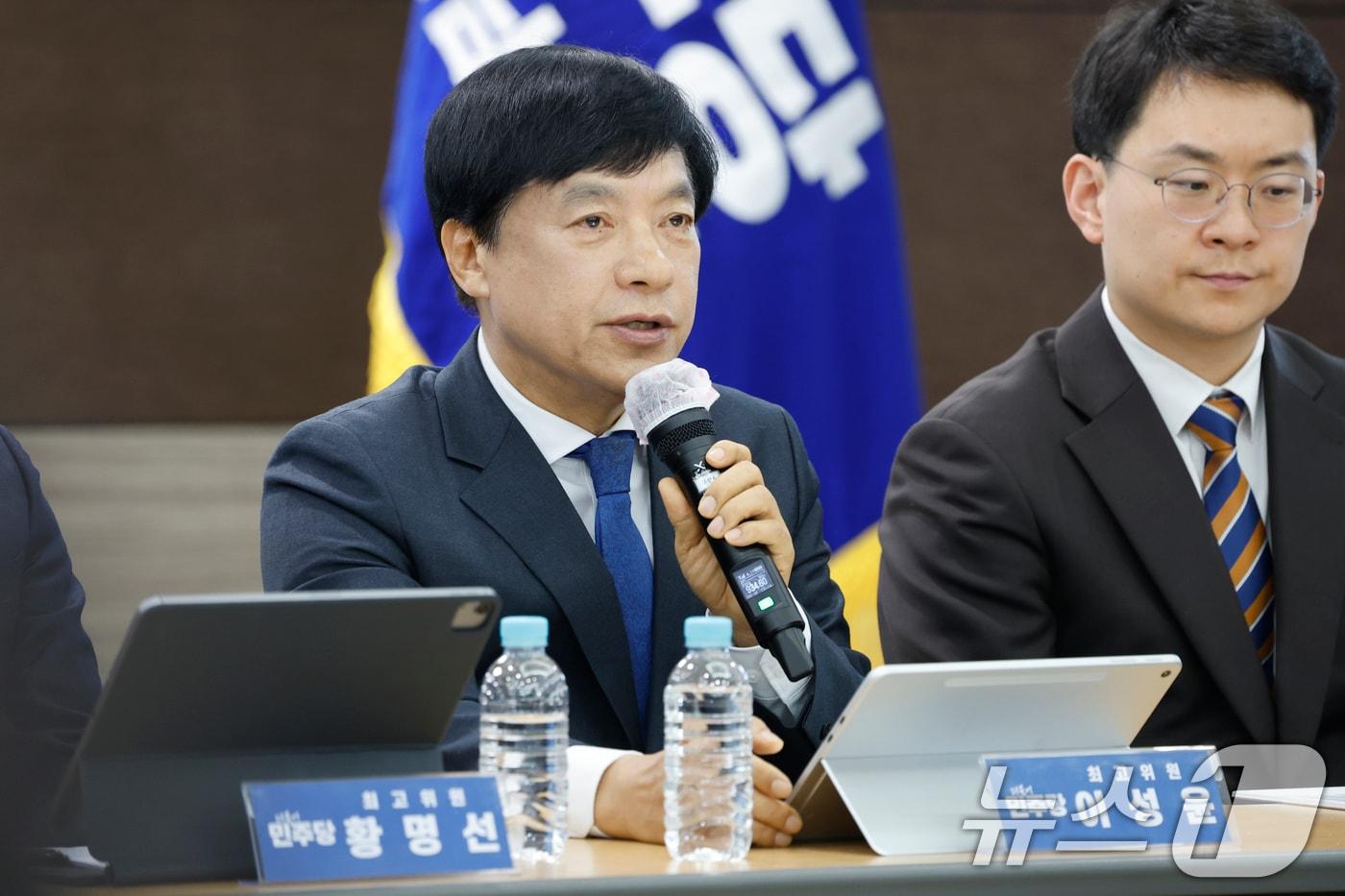 본문 이미지 - 이성윤 민주당 최고위원이 6일 전남 영광군 농협에서 열린 현장 최고위원회의에서 발언하고 있다. 2026.3.6 ⓒ 뉴스1 김태성 기자