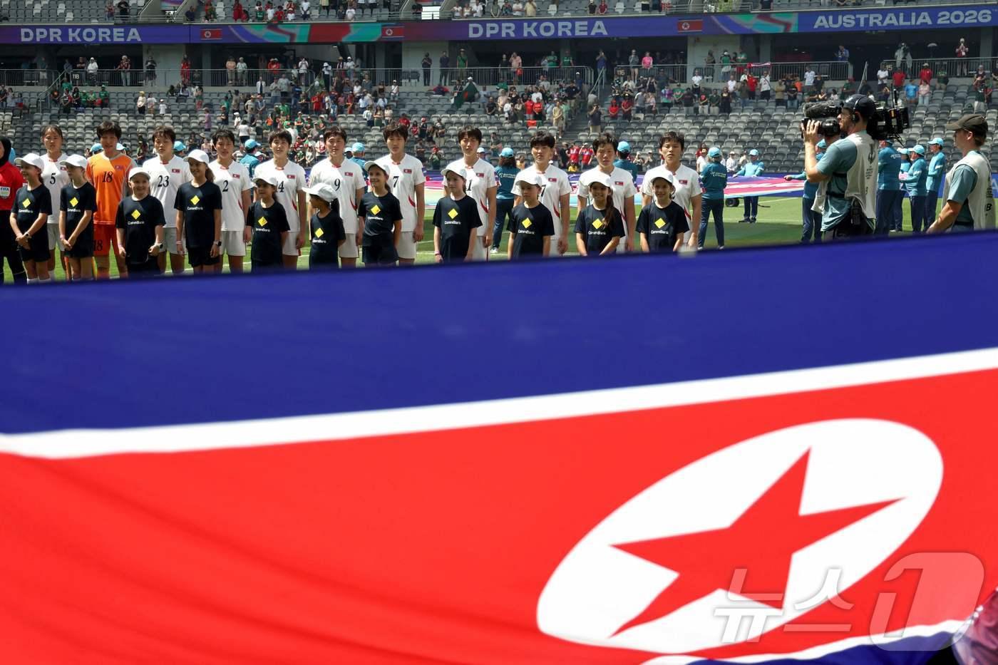 본문 이미지 - 북한 여자축구가 방글라데시를 꺾었다. ⓒ AFP=뉴스1