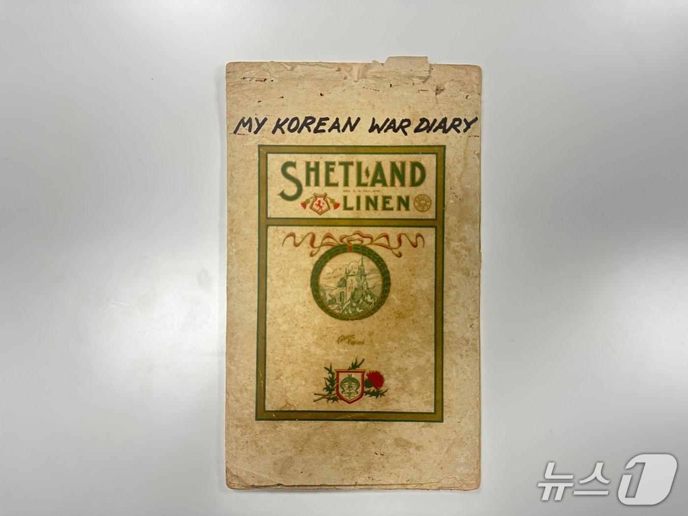 본문 이미지 - 한국전쟁에 참전한 알프레도 케이튼 대령의 유족이 전쟁 당시 케이튼 대령이 작성한 일기와 사진 등 자료 150여점을 한국에 기증했다. 사진은 케이튼 대령의 일기장. 2026.3.6./ⓒ 뉴스1(전쟁기념사업회 제공)