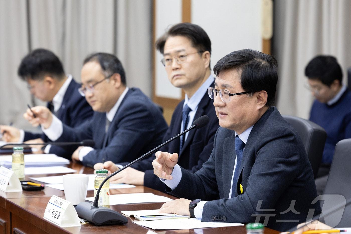 본문 이미지 - 김성환 기후에너지환경부 장관이 6일 서울 서초구 한강홍수통제소에서 열린 태양광 관련 주요 협회·단체 간담회에서 발언을 하고 있다. (기후에너지환경부 제공. 재판매 및 DB 금지) 2026.3.6 ⓒ 뉴스1