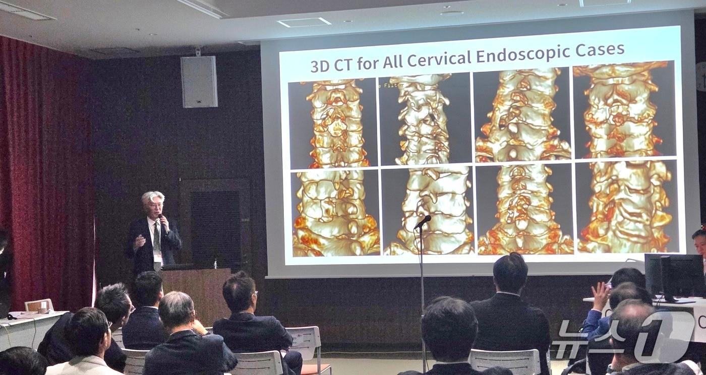 본문 이미지 - 제18회 세계 최소침습척추수술 국제학술대회 및 제8회 국제 최소침습 척추수술학회에서 발표하는 박철웅 대전우리병원 박사(대전우리병원 제공) /뉴스1
