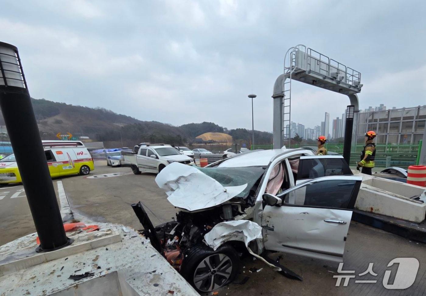 본문 이미지 - 사고 현장 모습.(경기도소방재난본부 제공)