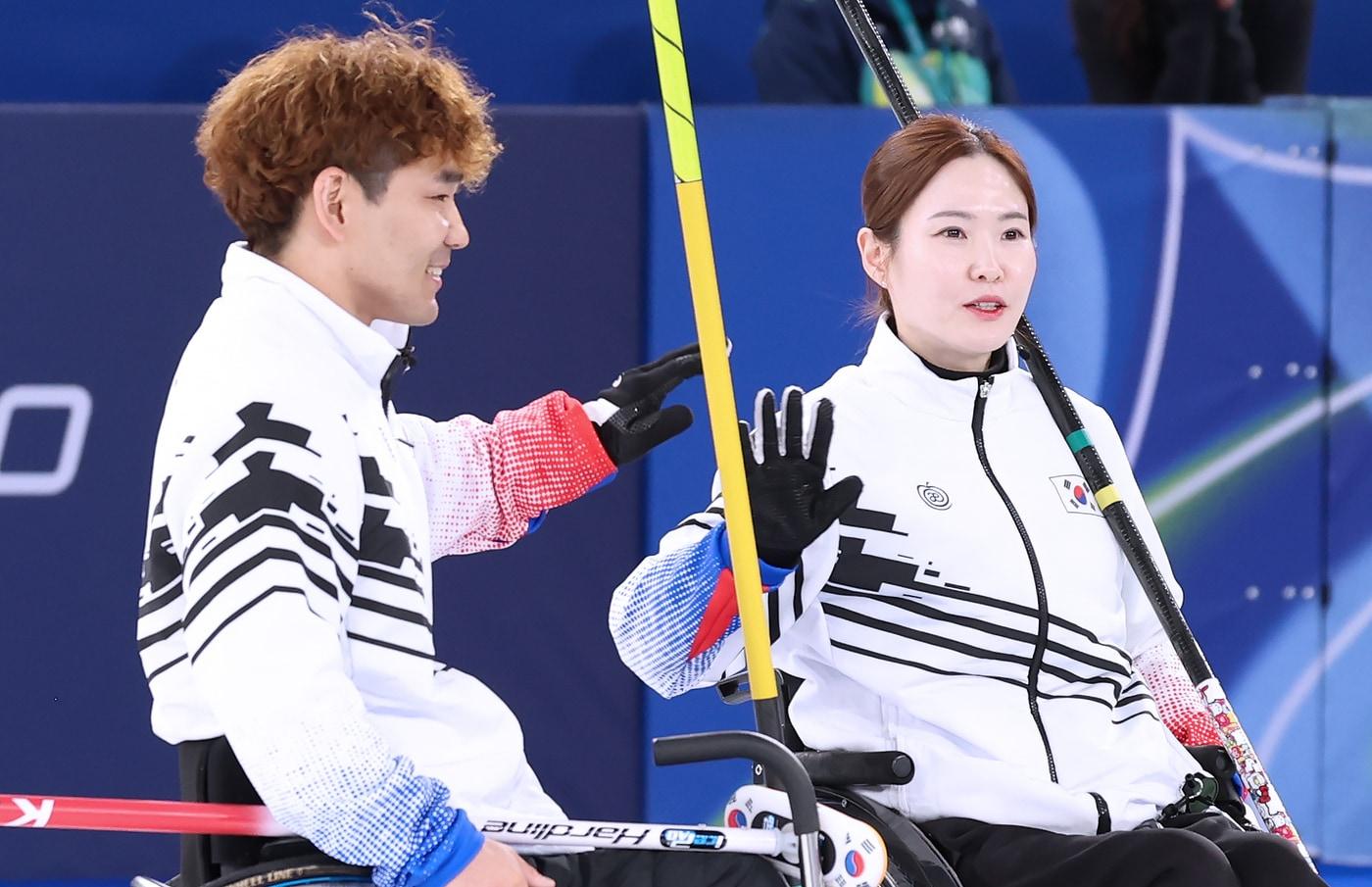 본문 이미지 -  휠체어컬링 백혜진-이용석 조(대한장애인체육회 제공)