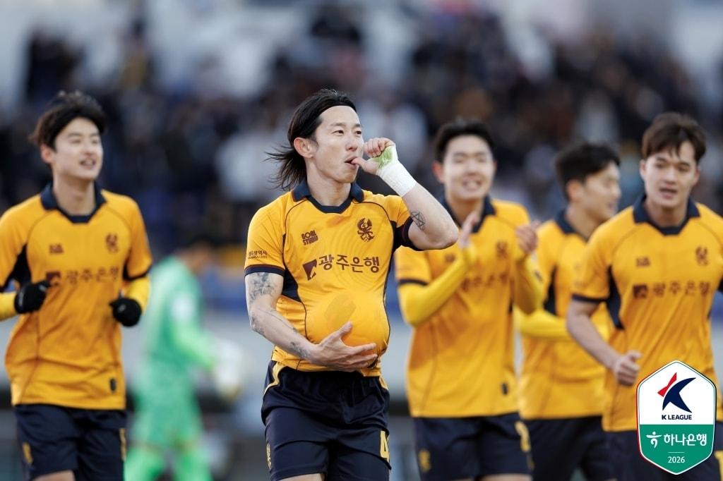 본문 이미지 - 광주FC가 7일 열린 하나은행 K리그1 2026 2라운드 홈 경기에서 인천 유나이티드에 3-2로 이겼다. (한국프로축구연맹 제공)