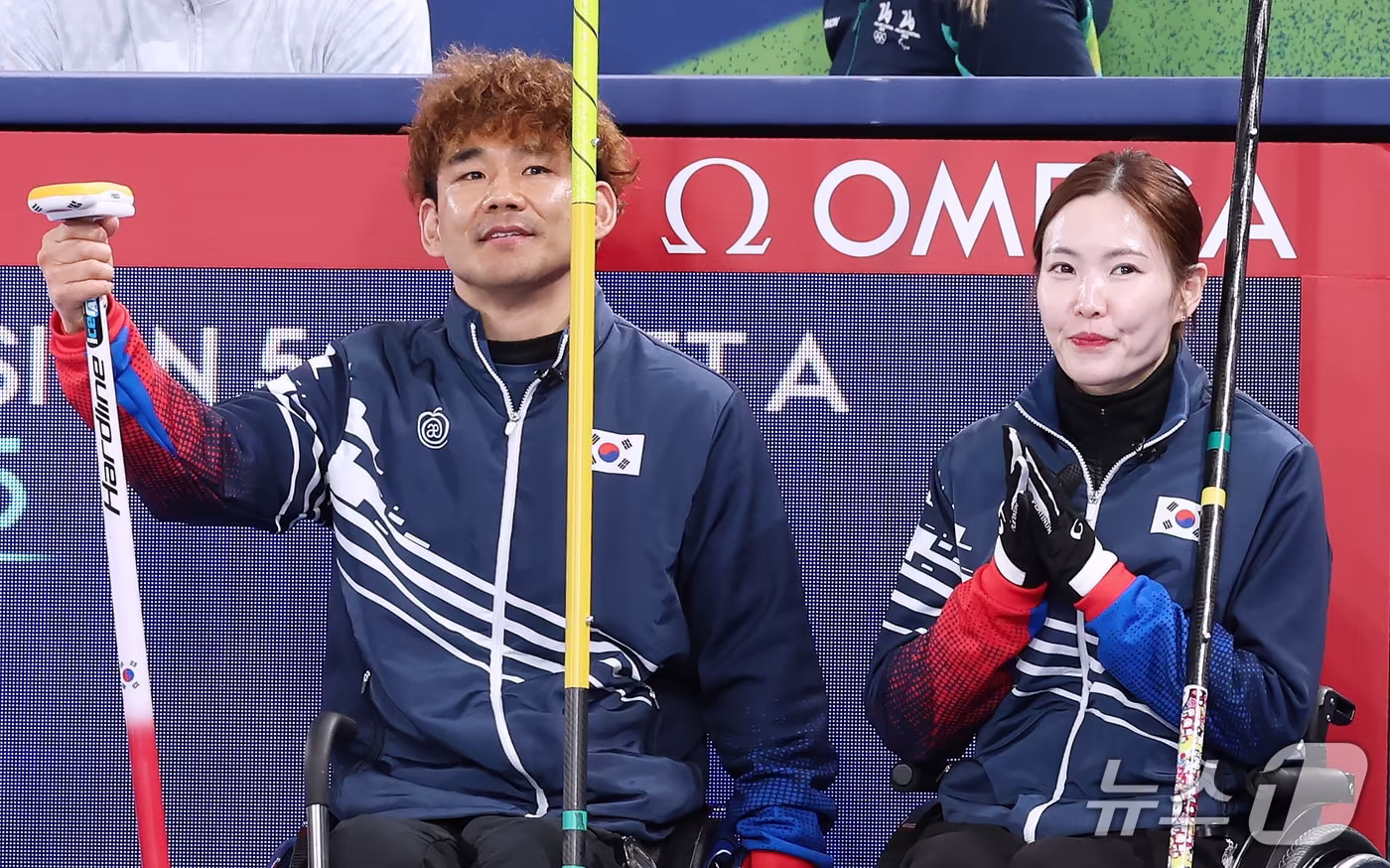 본문 이미지 - 휠체어컬링 믹스더블에 출전한 백혜진-이용석(이상 경기도장애인체육회) 조가 예선 5차전 미국전에서 압도적인 경기력을 뽐내며 대승을 거뒀다.(대한장애인체육회 제공)