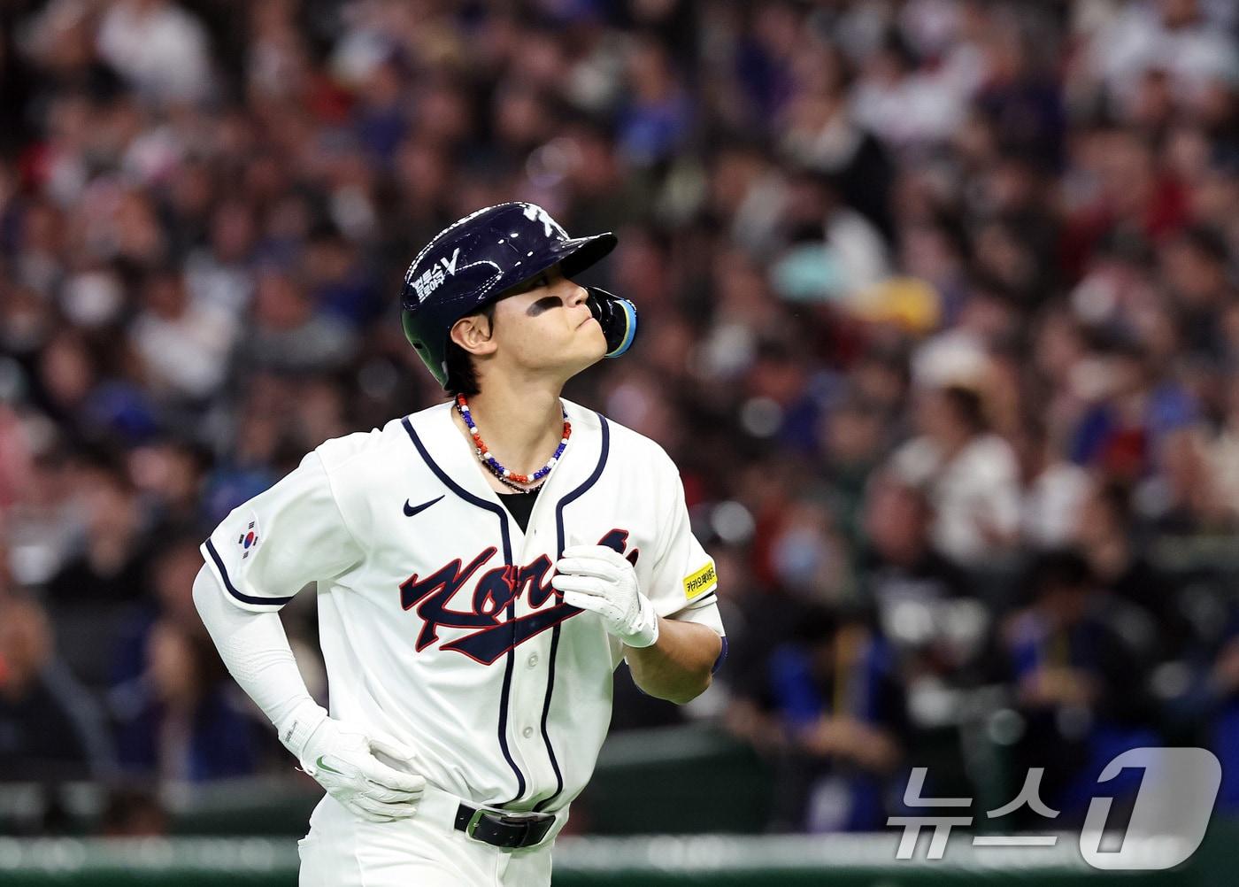 본문 이미지 - 8일 일본 도쿄돔에서 열린 2026 월드베이스볼클래식 조별리그 C조 대한민국과 일본의 경기. 4회말 대한민국 선두타자 김도영이 뜬공으로 물러나고 있다. 2026.3.8 ⓒ 뉴스1 구윤성 기자