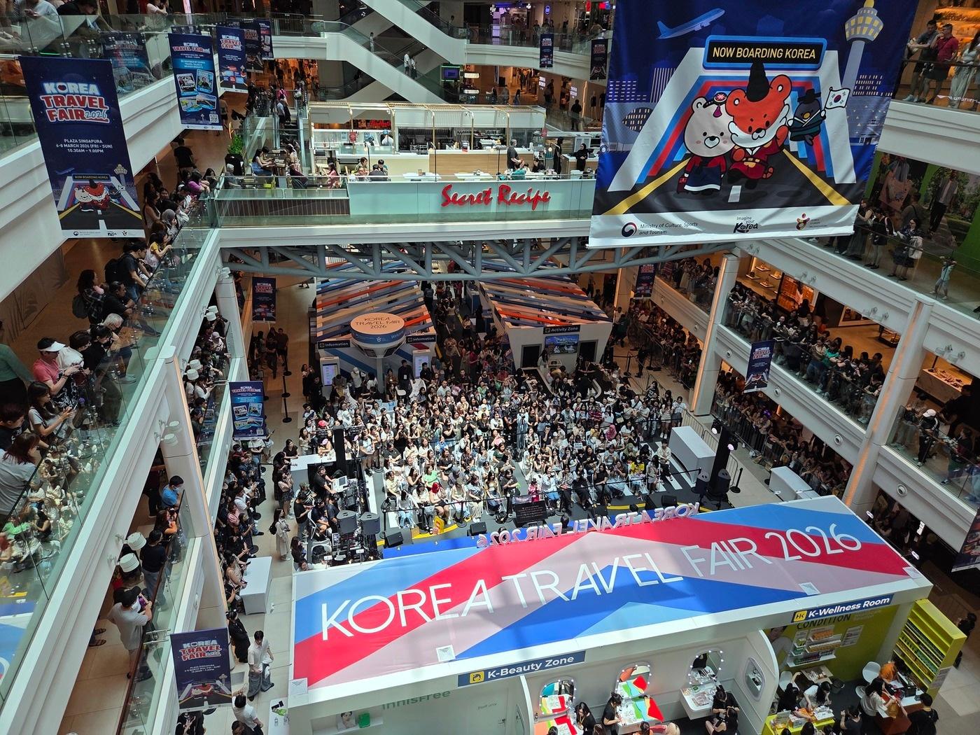 본문 이미지 - 싱가포르에서 열린 K-관광 로드쇼(한국관광공사 제공)